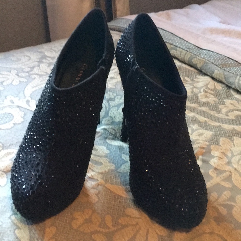 Black sparkly Booties